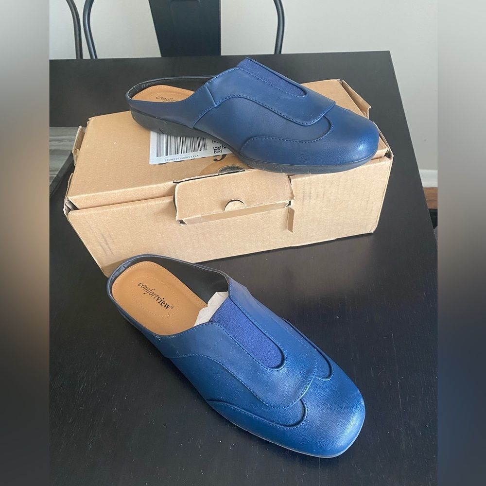 NIB ComfortView kaley Slip On Flat Shoe Womens Size 9M Navy Blue Comfort
